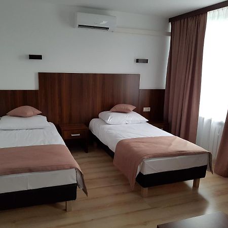 Pod Kominem Pokoje I Apartamenty Brzezie  Exterior foto